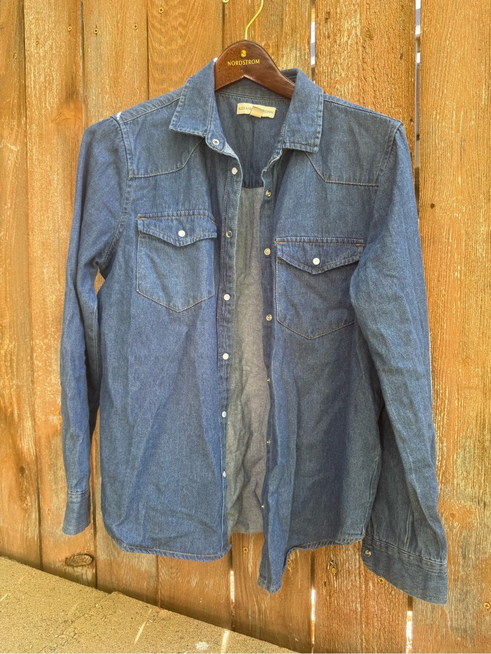 Alexander Jordan Women’s Blue Denim Long Sleeve Snap Button Shirt Size Small